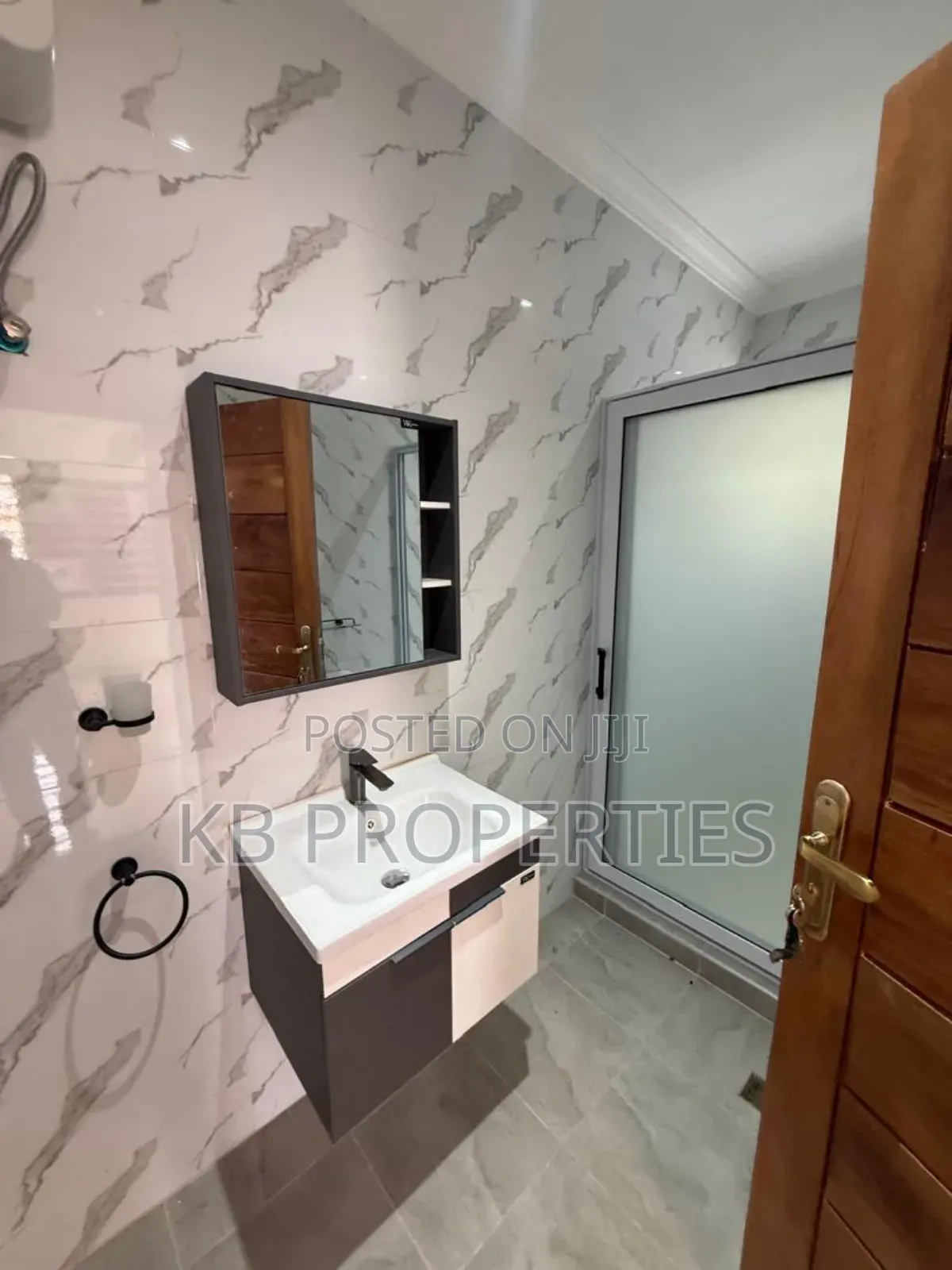 3bdrm House in Kb Properties, Spintex for sale