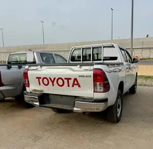 New Toyota Hilux 2025 White