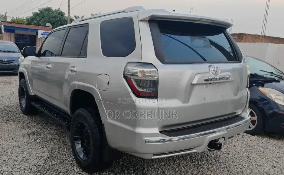 Toyota 4-Runner SR5 4dr SUV 4WD (4.0L 6cyl 5A) 2015 Silver