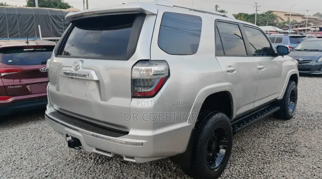 Toyota 4-Runner SR5 4dr SUV 4WD (4.0L 6cyl 5A) 2015 Silver