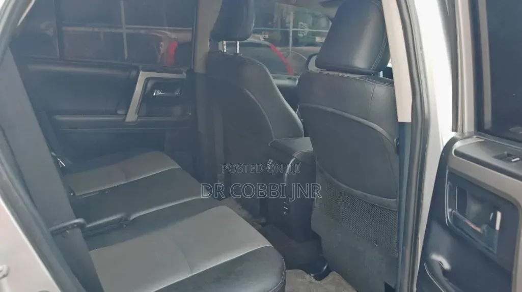 Toyota 4-Runner SR5 4dr SUV 4WD (4.0L 6cyl 5A) 2015 Silver