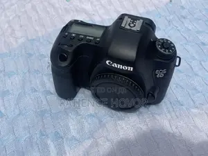 Canon 6d With Batteries and Grip