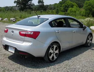 Kia Rio/2014 Tail Light Salon