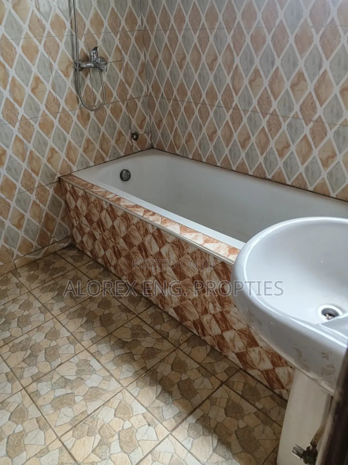 4bdrm House in Adenta, Malejor for rent