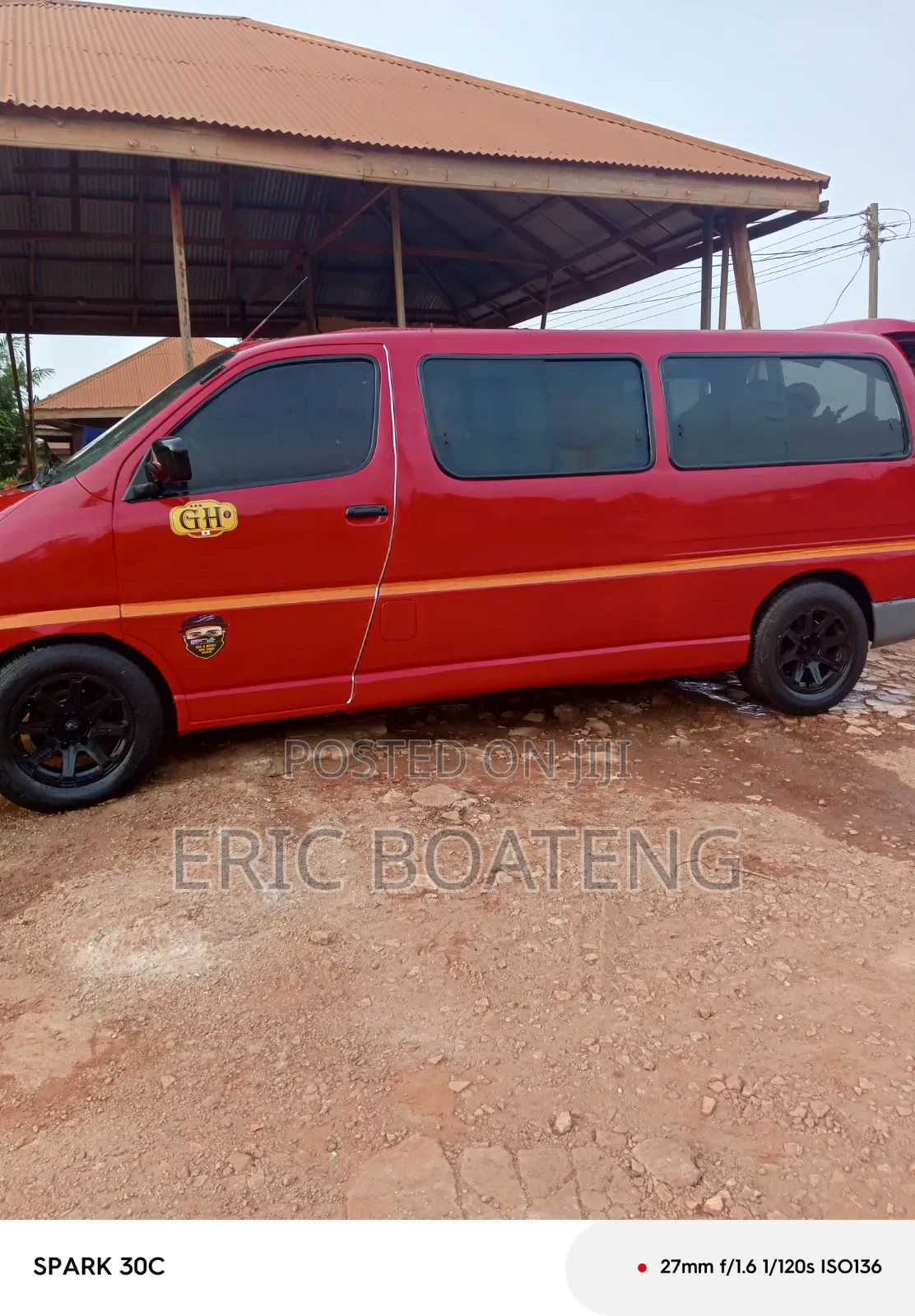 Toyota HiAce 2001 Red