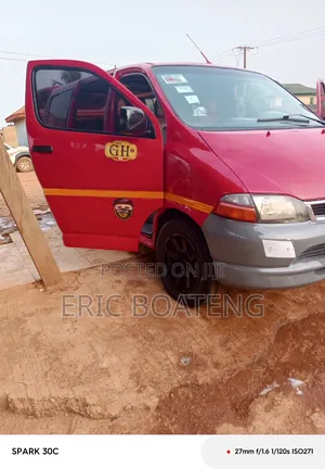 Toyota HiAce 2001 Red