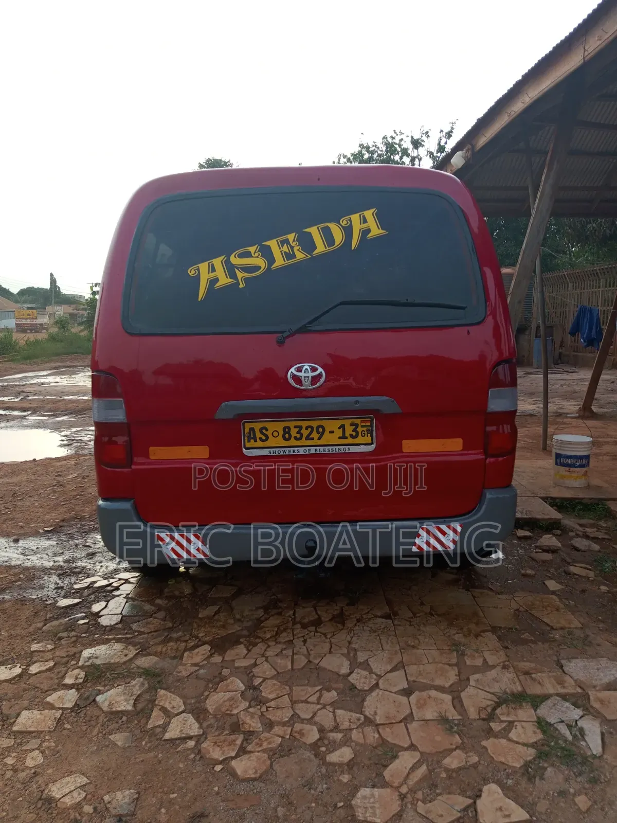 Toyota HiAce 2001 Red