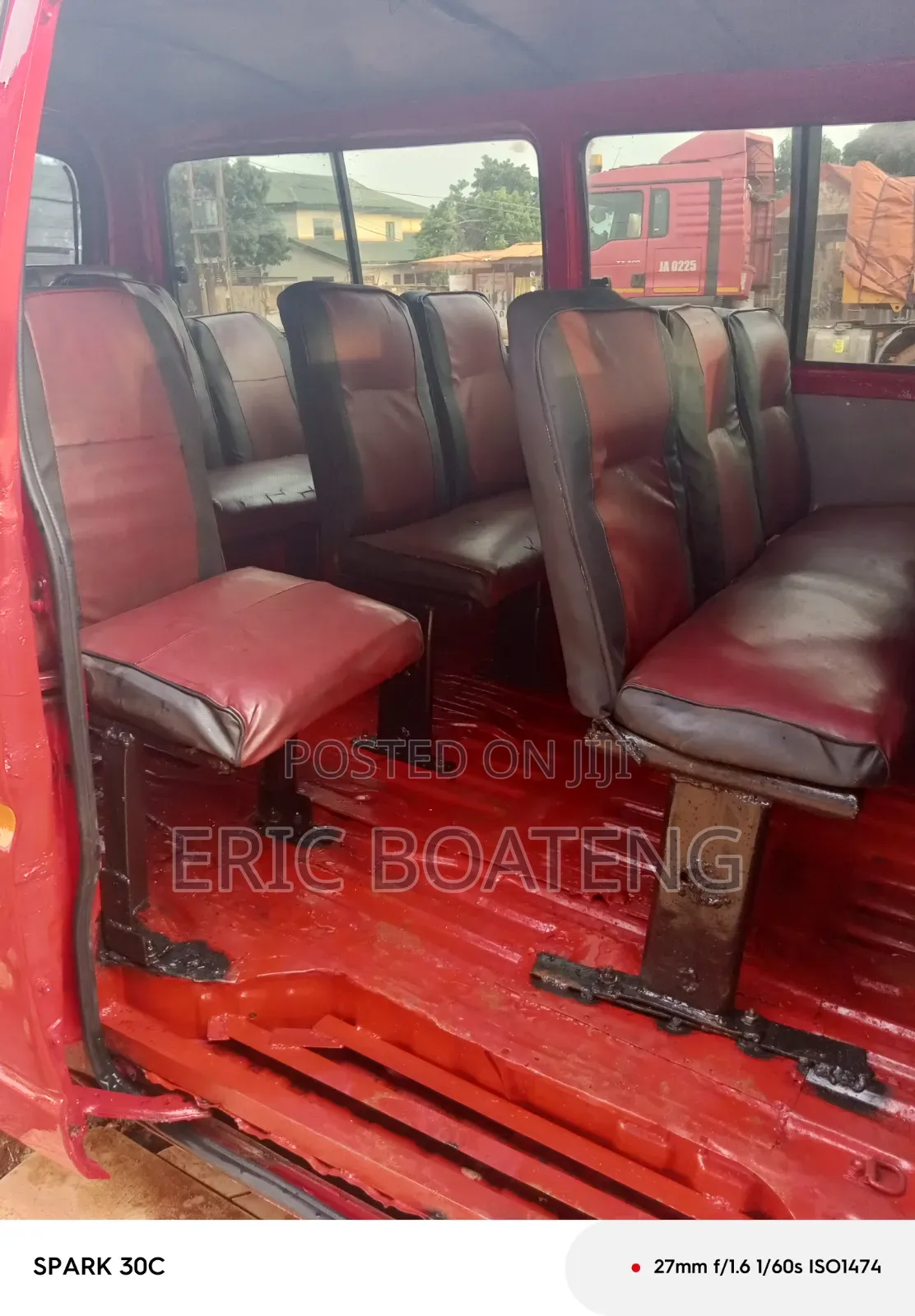 Toyota HiAce 2001 Red