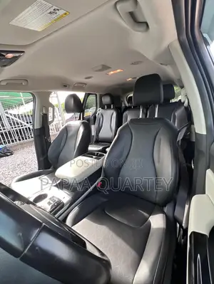 Kia Carnival 2023 Gray