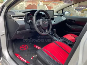 Toyota Corolla LE 2022 Silver