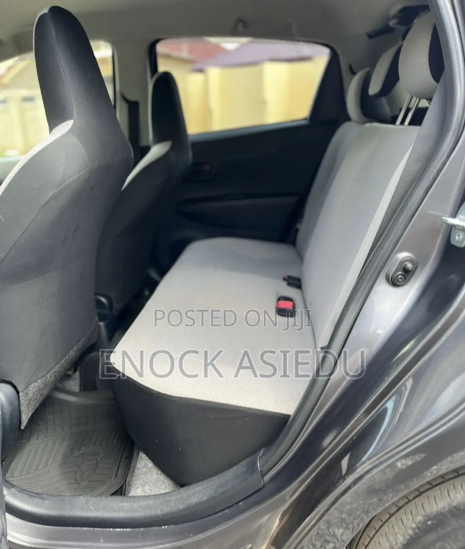 Toyota Vitz 1.3 FWD 3dr 2013 Gray