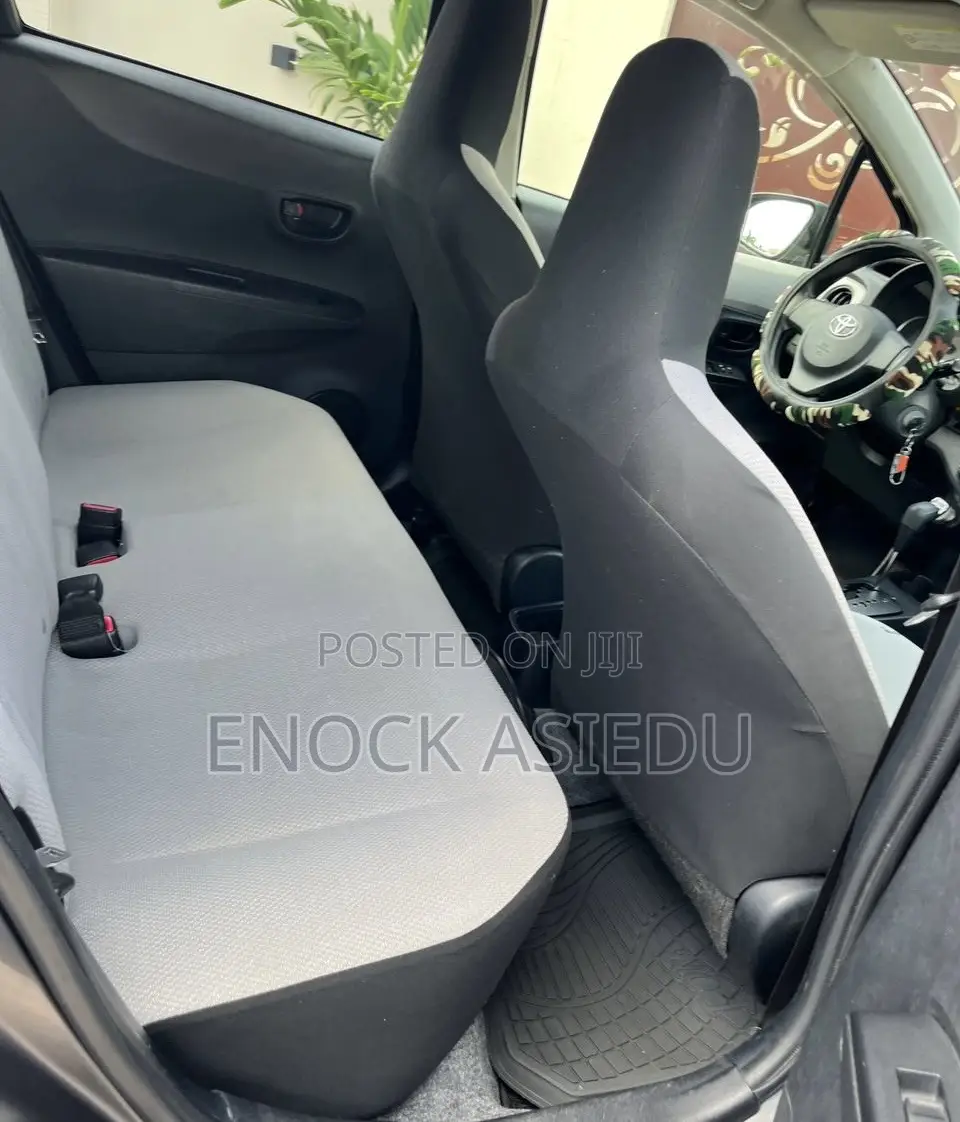 Toyota Vitz 1.3 FWD 3dr 2013 Gray