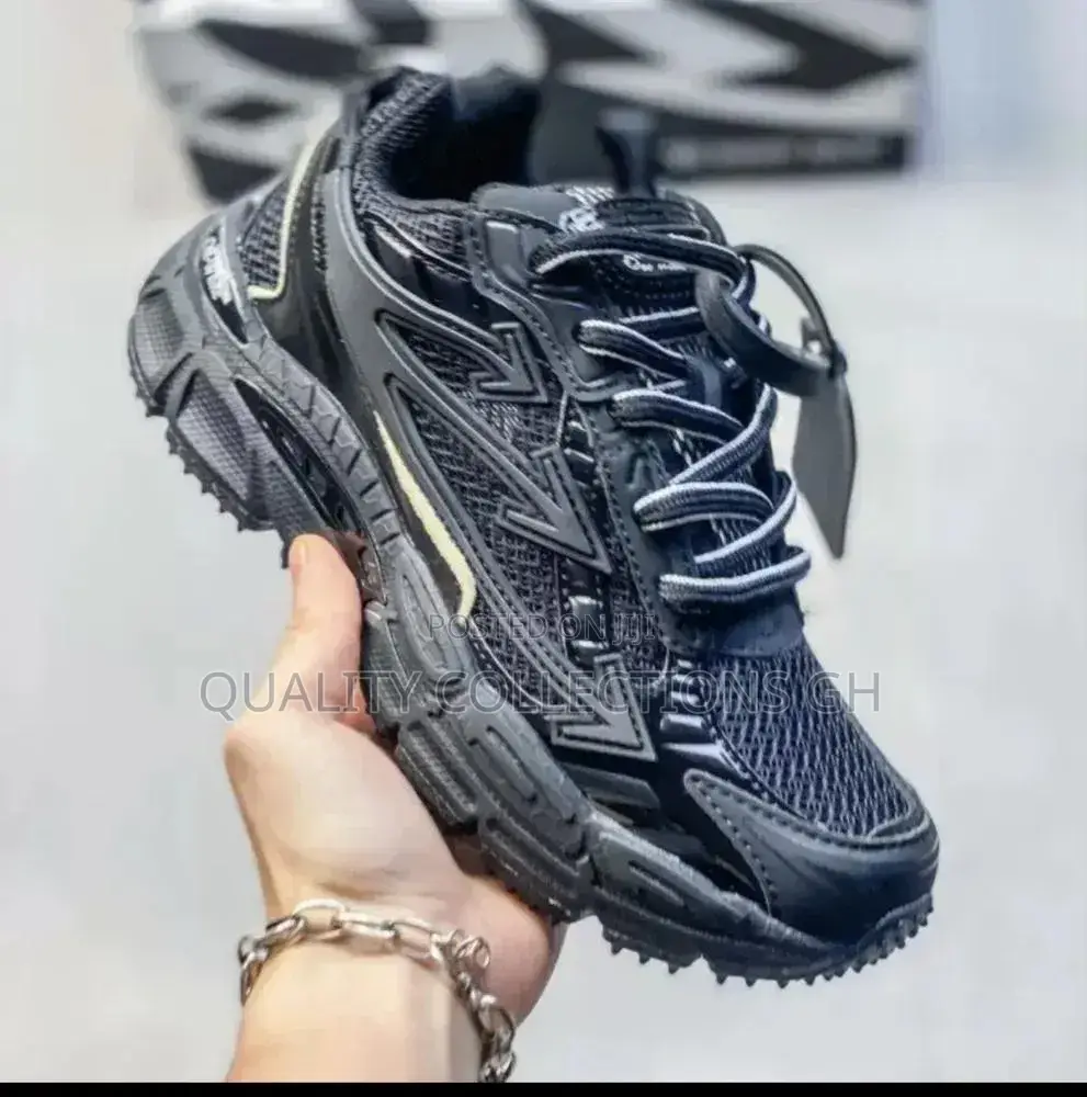 Off White Be Right Back Black