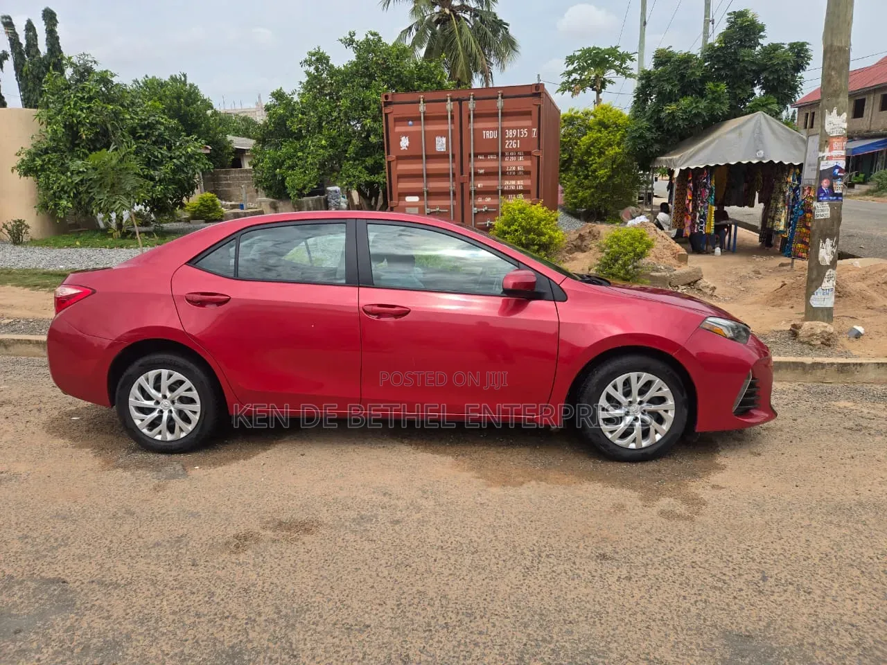 Toyota Corolla LE (1.8L 4cyl 2A) 2019 Red
