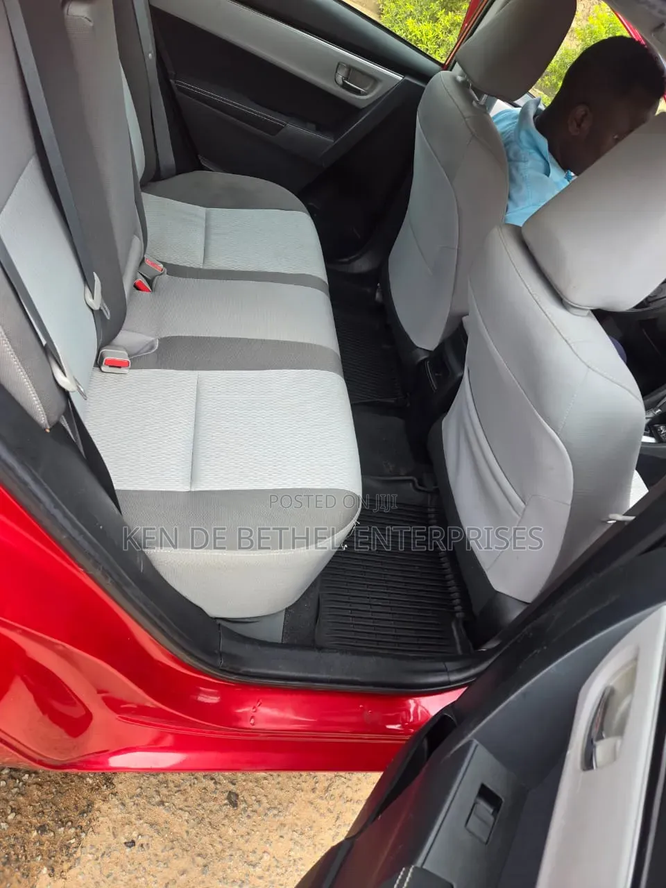 Toyota Corolla LE (1.8L 4cyl 2A) 2019 Red