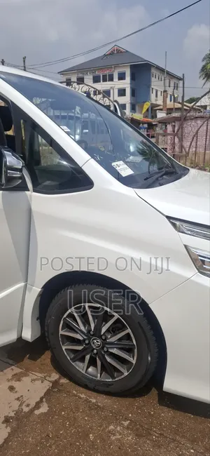 Toyota Voxy 2015 White