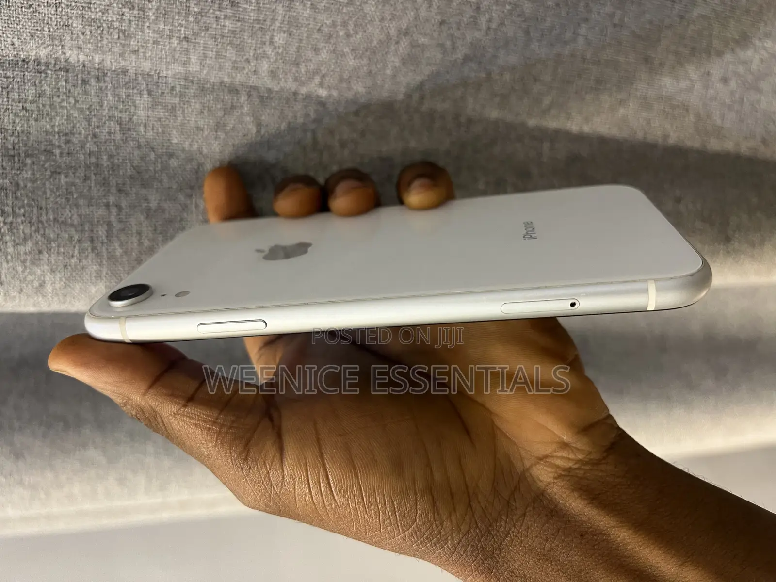Apple iPhone XR 64 GB White
