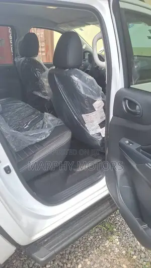 New Nissan Navara 2025 White