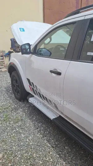 New Nissan Navara 2025 White
