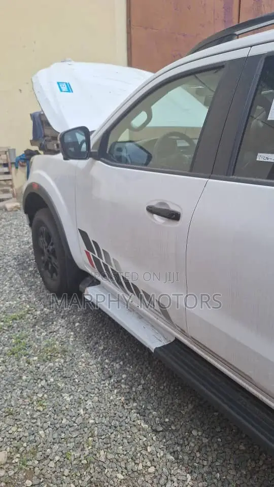 New Nissan Navara 2025 White