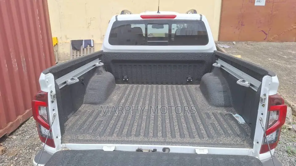New Nissan Navara 2025 White