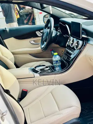 Mercedes-Benz C300 Luxury Sedan RWD (2.0L 4cyl 7A) 2017 White