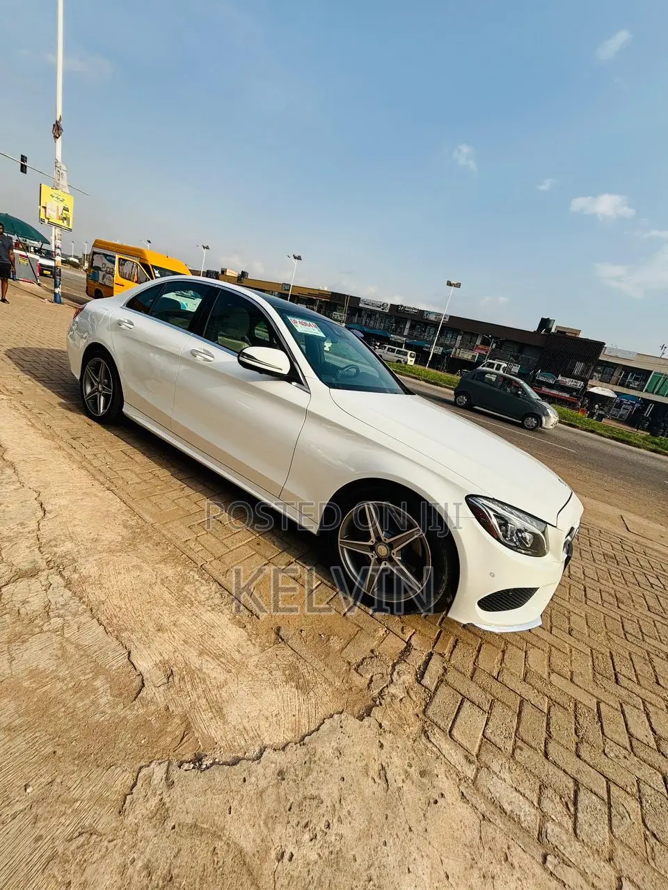 Mercedes-Benz C300 Luxury Sedan RWD (2.0L 4cyl 7A) 2017 White