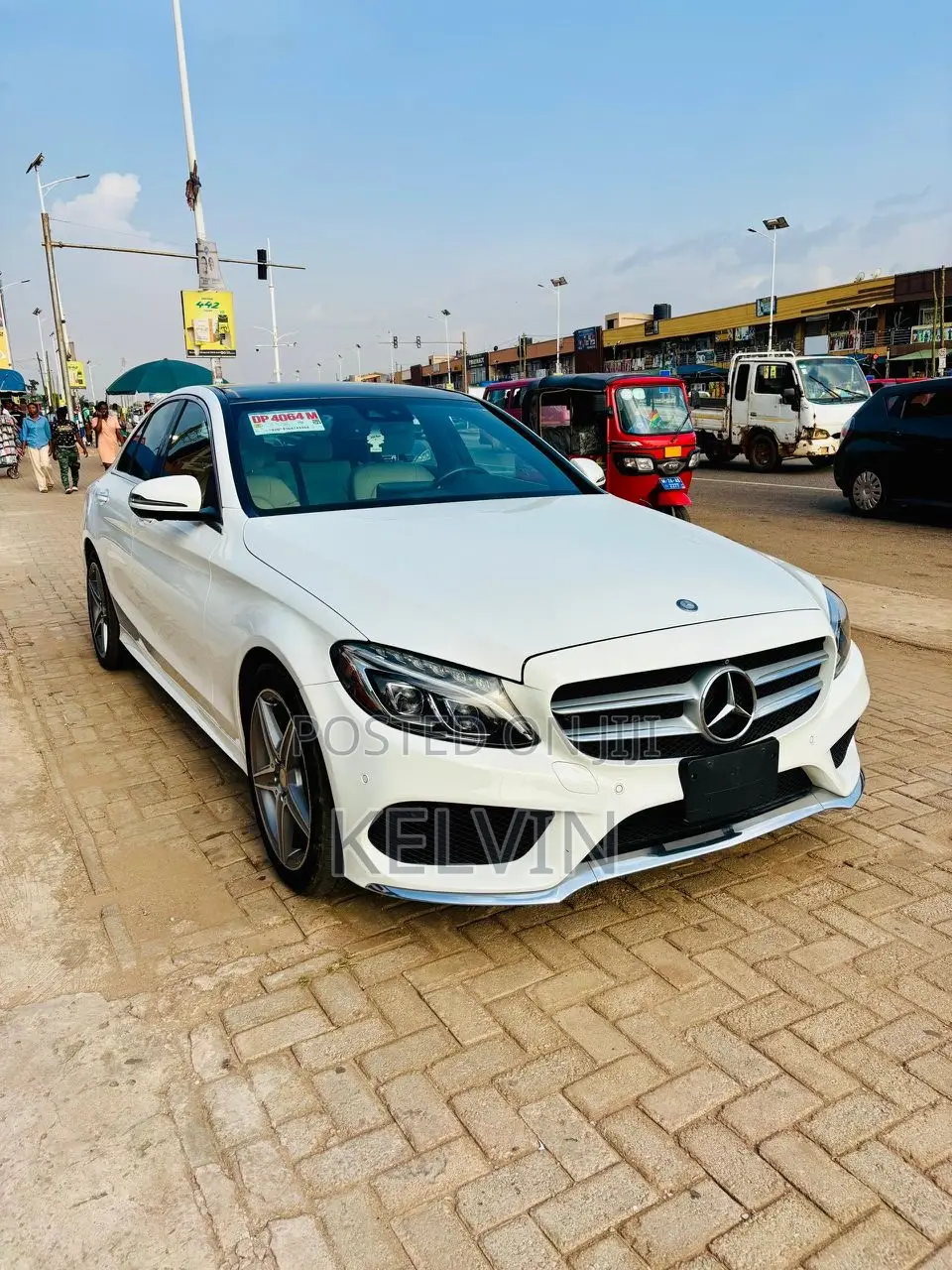 Mercedes-Benz C300 Luxury Sedan RWD (2.0L 4cyl 7A) 2017 White