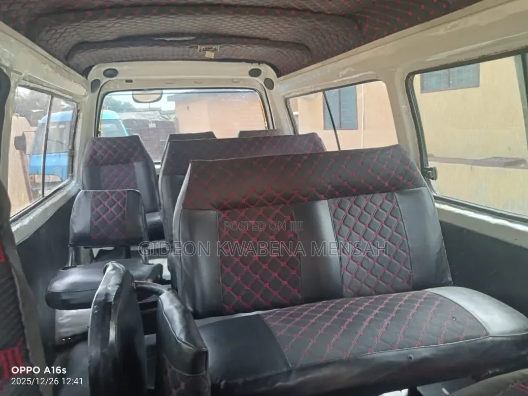 Hyundai H-100 2004 White