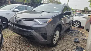Toyota RAV4 Limited 4dr SUV (2.5L 4cyl 6A) 2018 Gray