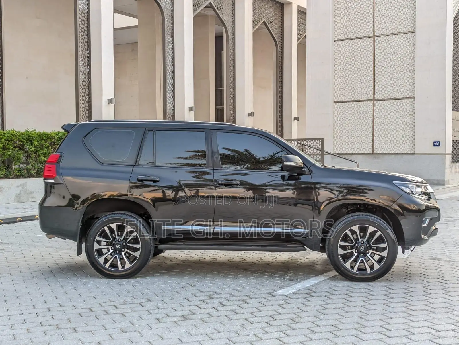 Toyota Land Cruiser Prado 2023 Black