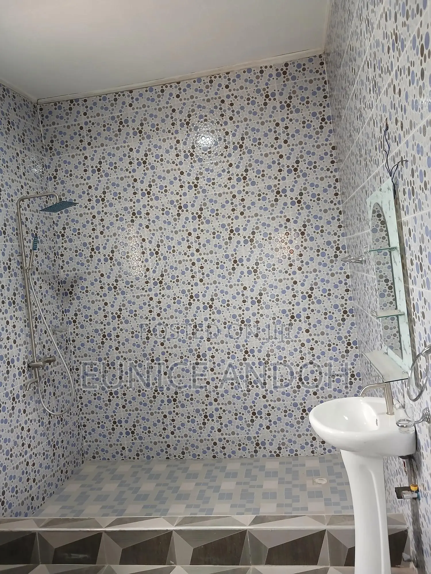 Furnished 2bdrm House in East Legon Hills, School Junction for rent
