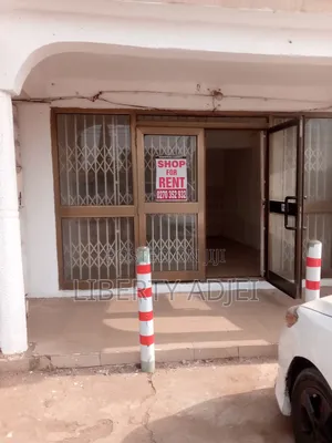 Nice Spacious Roadside Shop With Washroom at Nungua - Barriet