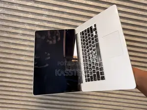Laptop Apple MacBook Pro 2015 16GB Intel Core i7 SSD 256GB