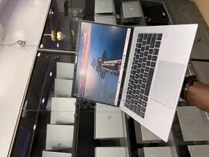 Laptop HP EliteBook 640 G11 8GB AMD Ryzen 5 SSD 256GB