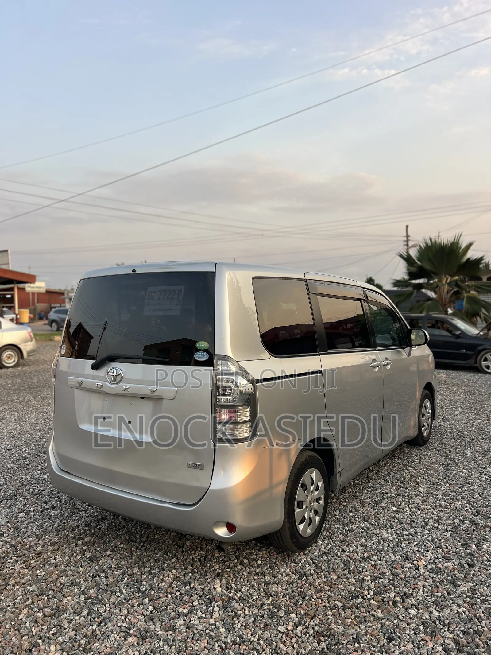 Toyota Voxy 2010 Silver