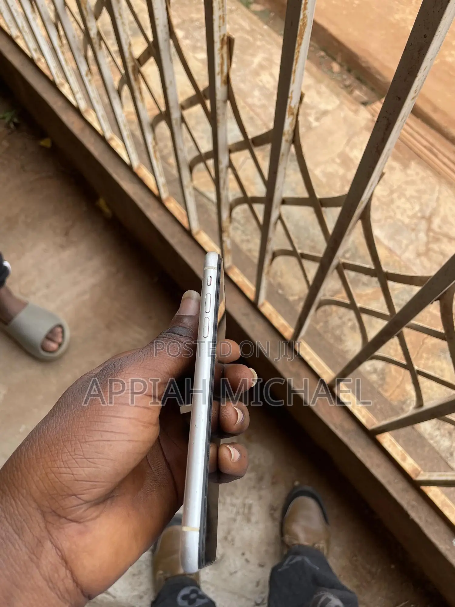 Apple iPhone 11 64 GB White