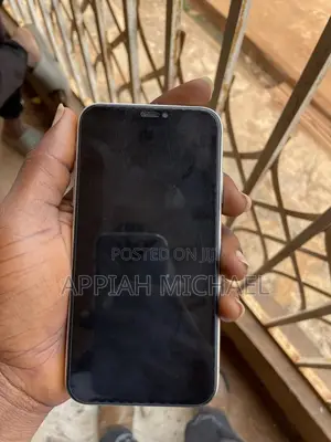Apple iPhone 11 64 GB White