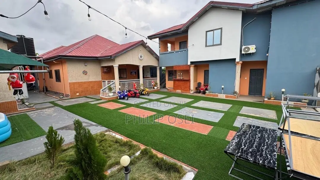 Furnished 12bdrm House in Newly Guest House, Kasoa for sale