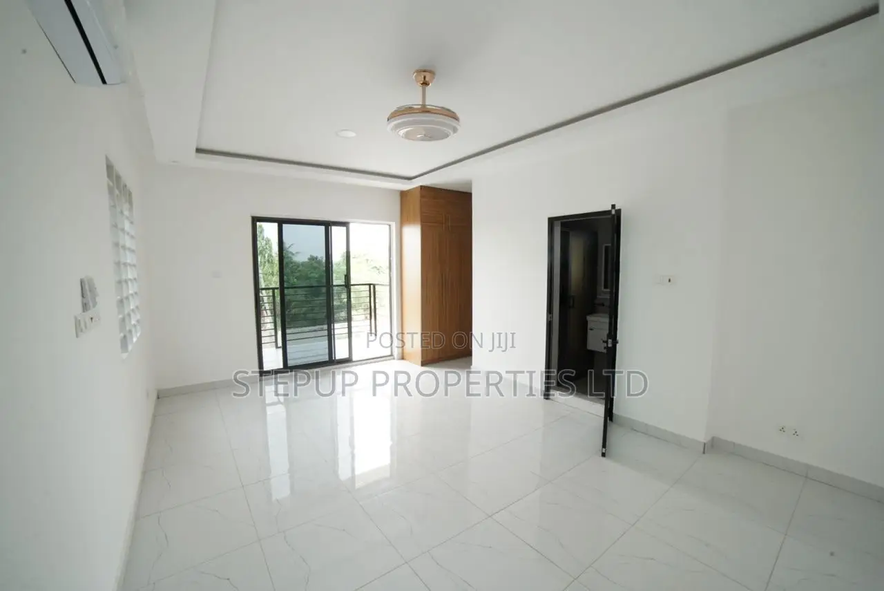 2bdrm House in Ashaley Botwe., School Junction for sale