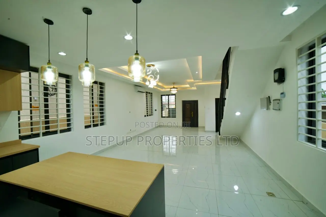 2bdrm House in Ashaley Botwe., School Junction for sale