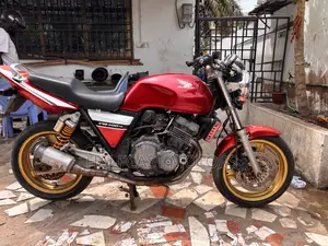 Honda CB 2005 Red