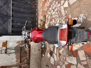 Honda CB 2005 Red