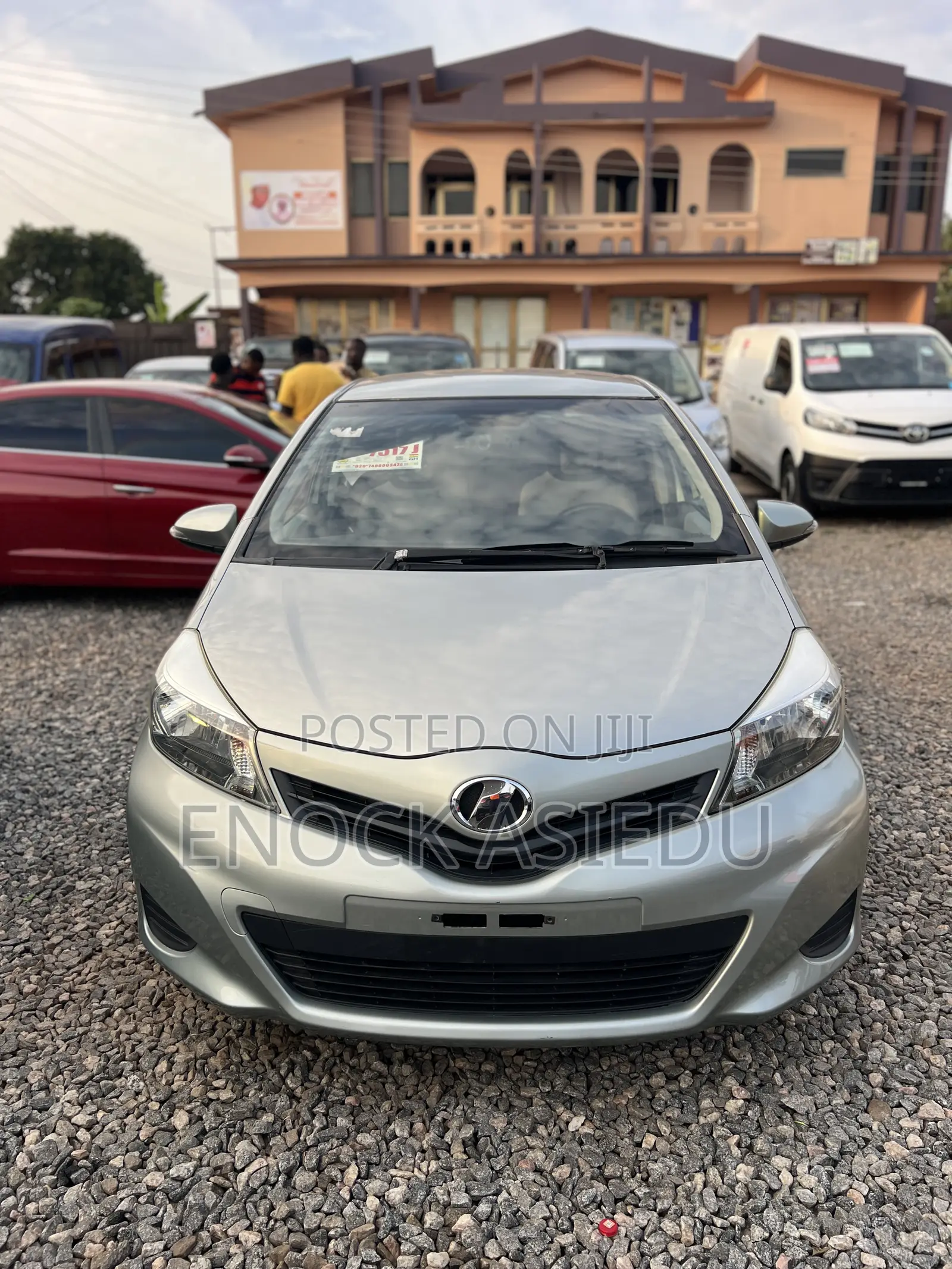 Toyota Vitz 1.3 AWD 5dr 2013 Silver