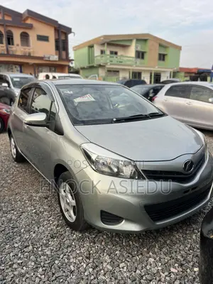 Toyota Vitz 1.3 AWD 5dr 2013 Silver