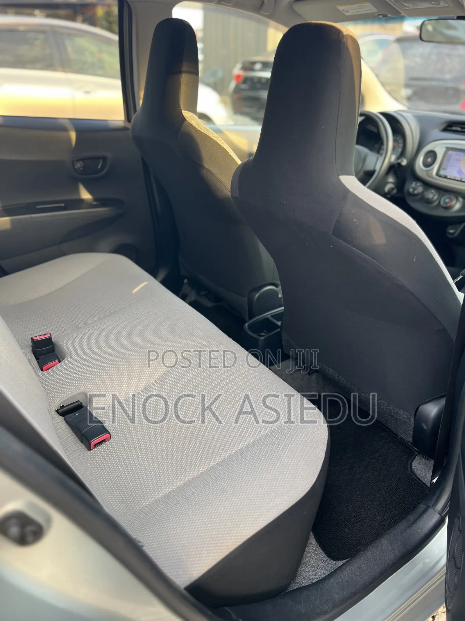 Toyota Vitz 1.3 AWD 5dr 2013 Silver