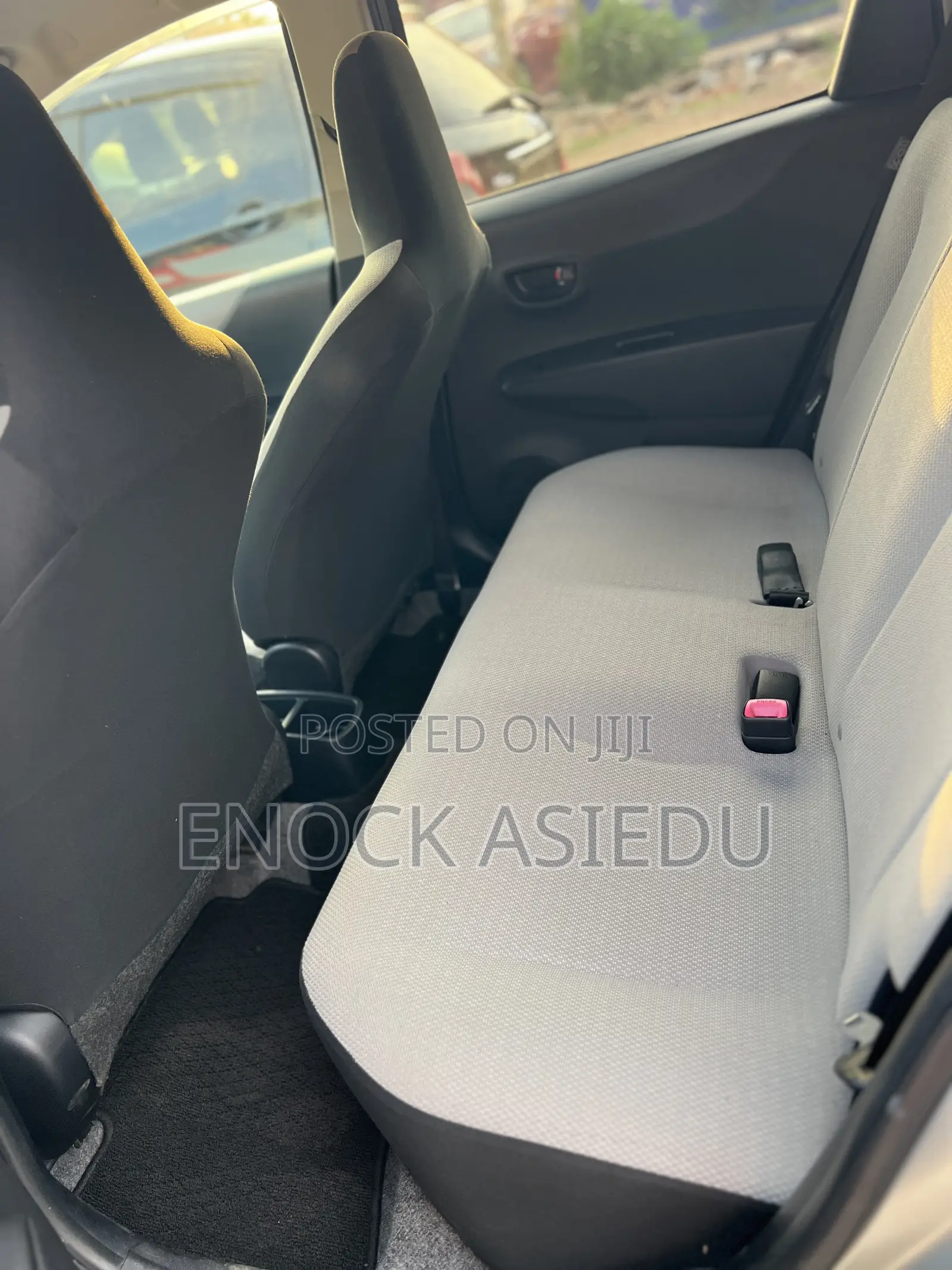 Toyota Vitz 1.3 AWD 5dr 2013 Silver