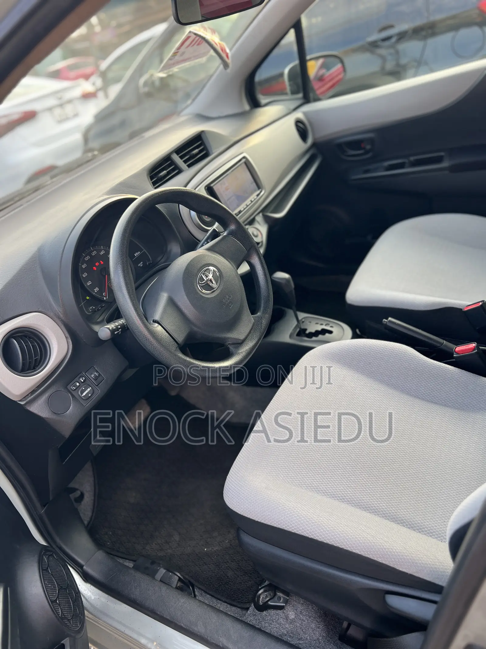Toyota Vitz 1.3 AWD 5dr 2013 Silver