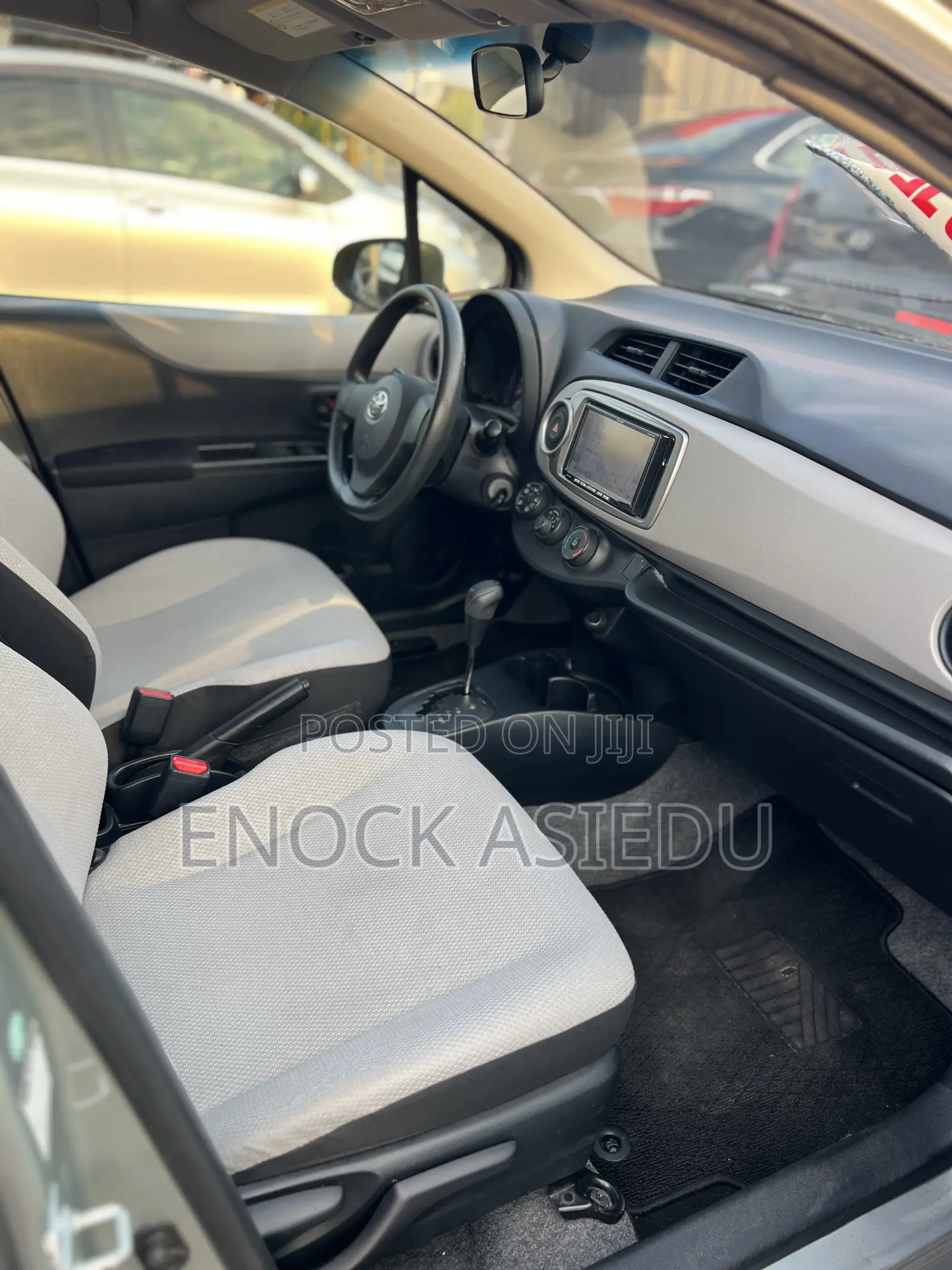 Toyota Vitz 1.3 AWD 5dr 2013 Silver