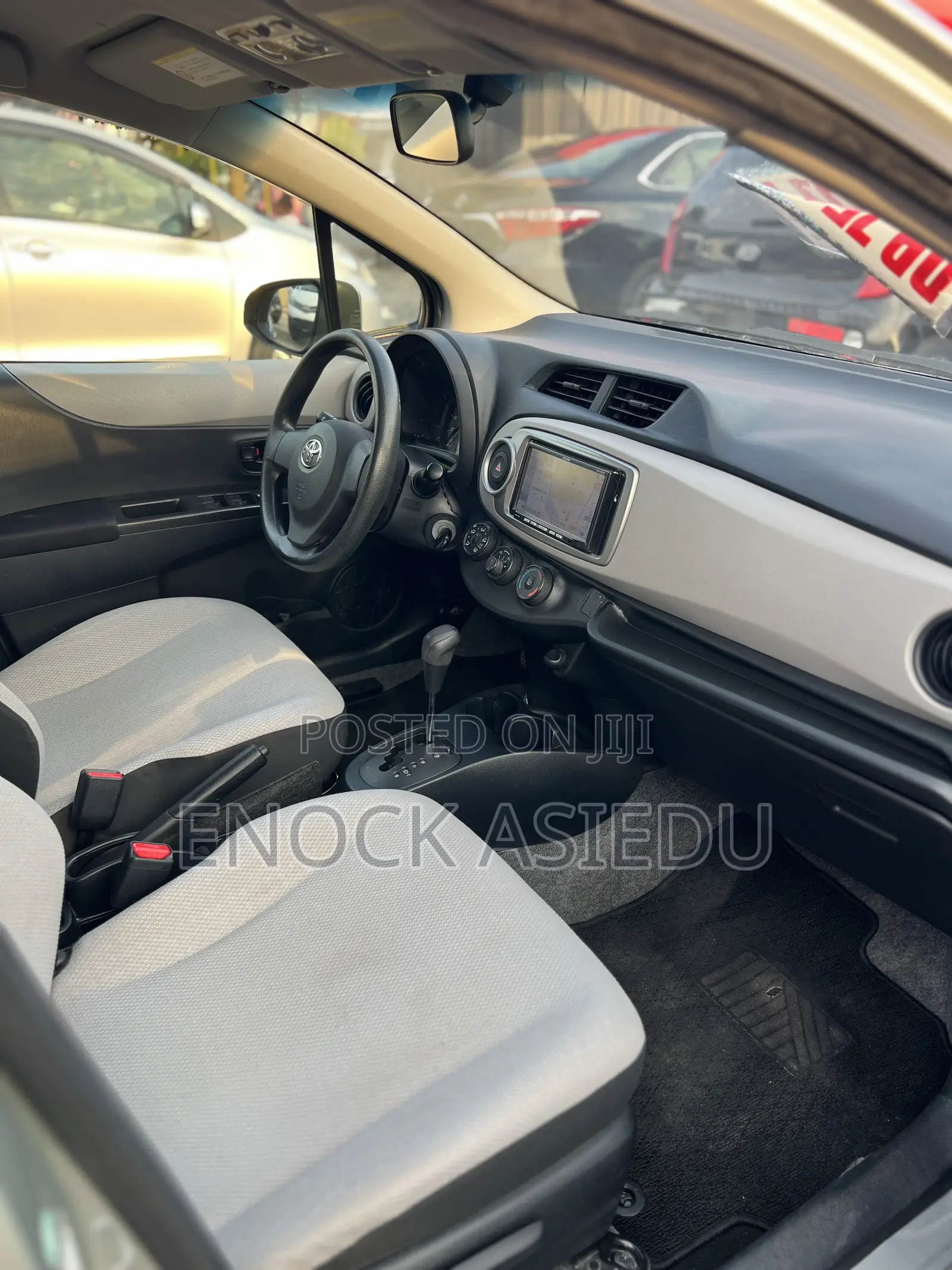 Toyota Vitz 1.3 AWD 5dr 2013 Silver